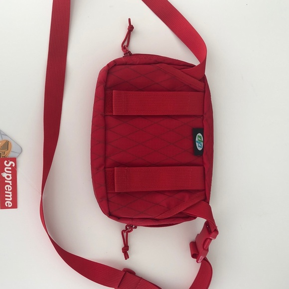 SUPREME Red Shoulder / Waist Bag - UNISEX - Picture 2 of 12